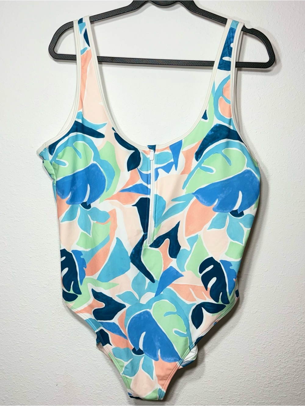 Old Navy Women’s 2X One Piece Swimsuit Tropical Leaf Print Zip Front Plus Size